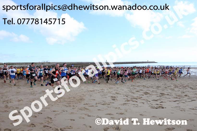 Pier to Pier Race, South Shields to Roker, Sunderland. Photo: David T. Hewitson/Sports for All Pics